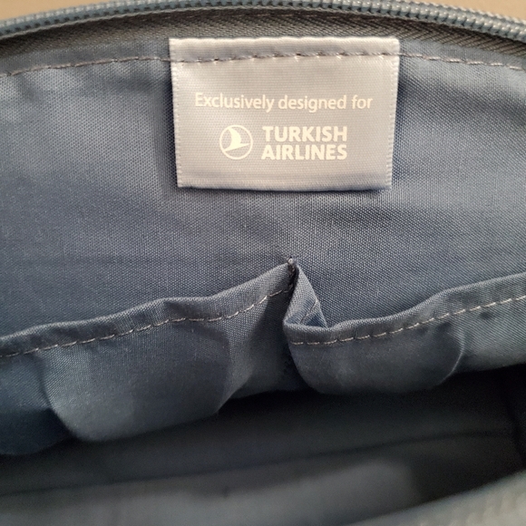 Salvatore Ferragamo Blue Cosmetic Pouch Turkish Airlines - Picture 3 of 8